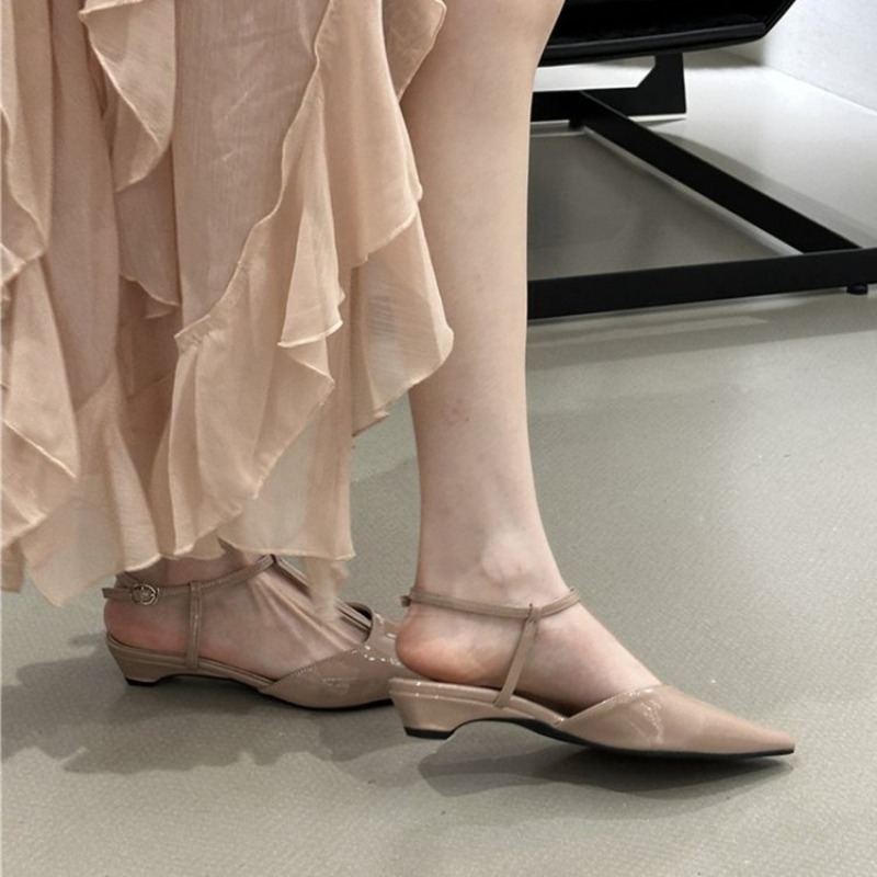 Womens Pointed Toe T-Strap Kit - Women Shoes Sandals recensie en prijs