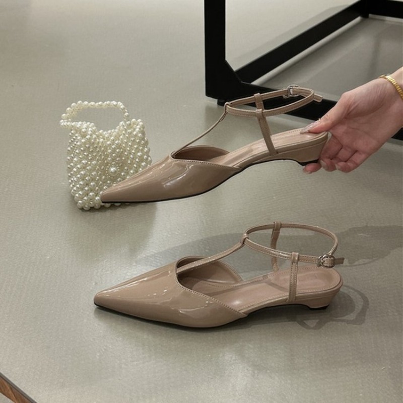 Womens Pointed Toe T-Strap Kit - Women Shoes Sandals recensie en prijs